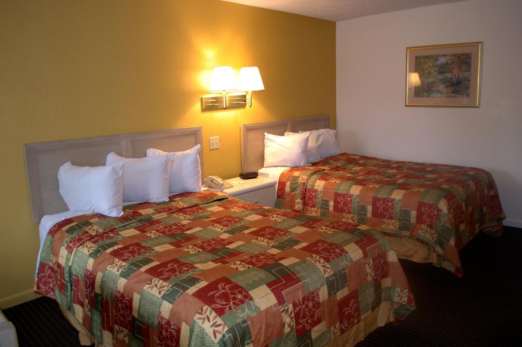 Budget Host Inn Sandusky Extérieur photo