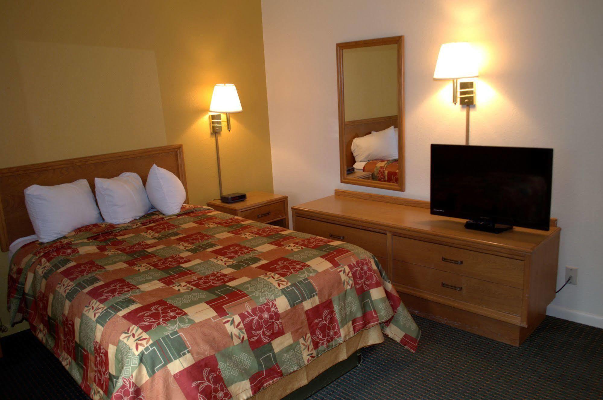 Budget Host Inn Sandusky Extérieur photo